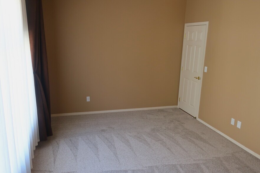 Building Photo - 466 Lower Daniels Dr