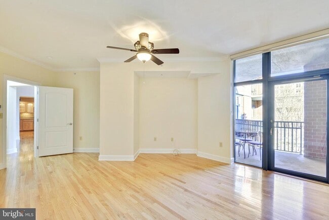 Building Photo - 502 W Broad St