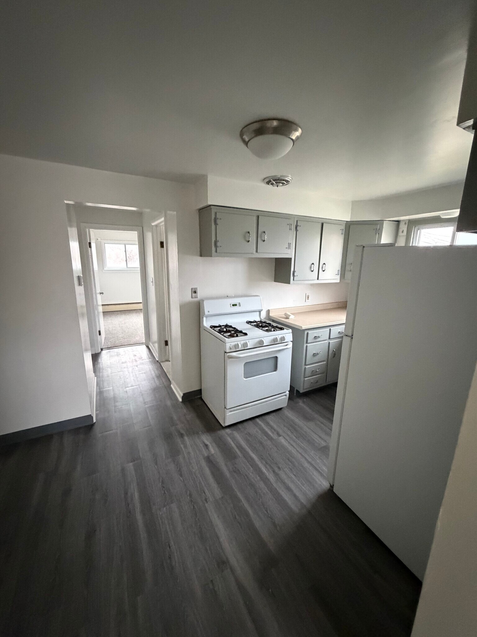 Building Photo - 2025 Abbott Rd