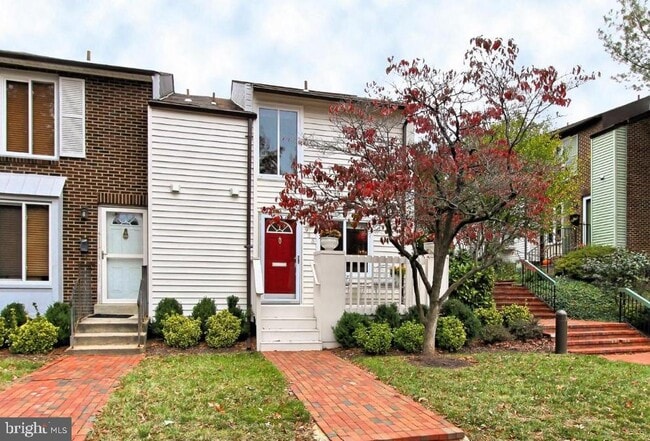 Primary Photo - 935 S Taylor St