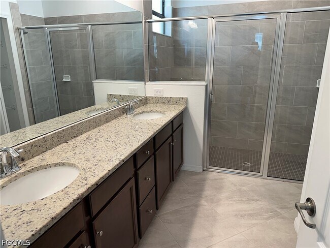 Building Photo - 14510 Cantabria Dr