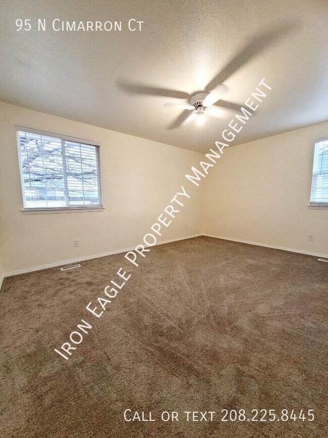 Building Photo - 95 N Cimarron Ct