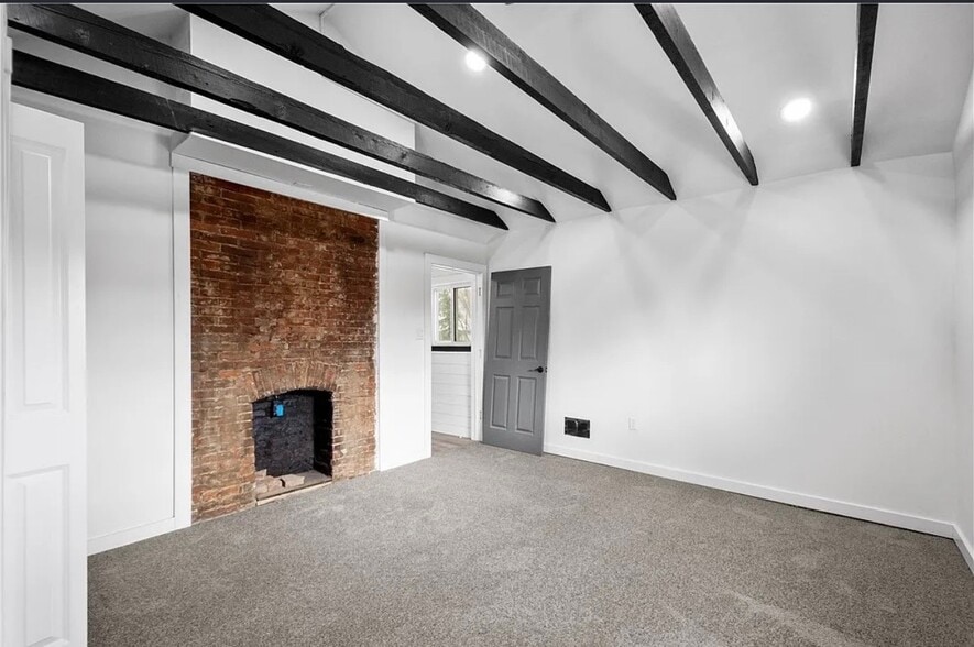 Building Photo - 143 Chalfont St