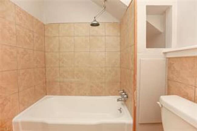 Building Photo - Cute bungalow rental in Cradock!