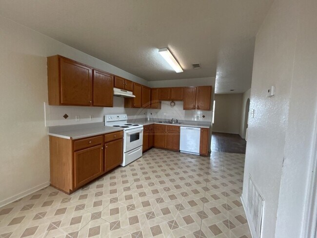 Building Photo - 1407 Dugger Cir