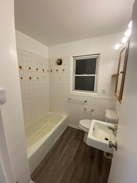 Bathroom - 721 N 22nd St