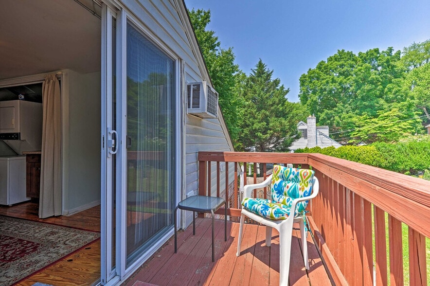 Building Photo - 1414 Regester Ave