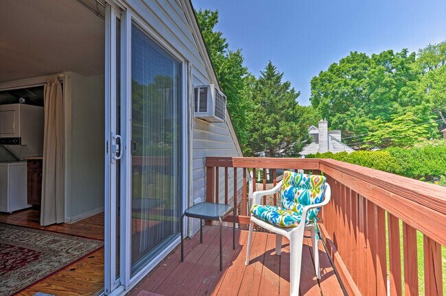 Building Photo - 1414 Regester Ave