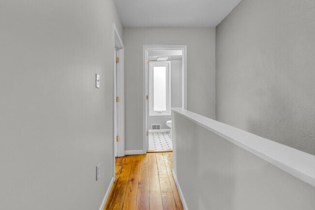 Building Photo - 147 N 10th St