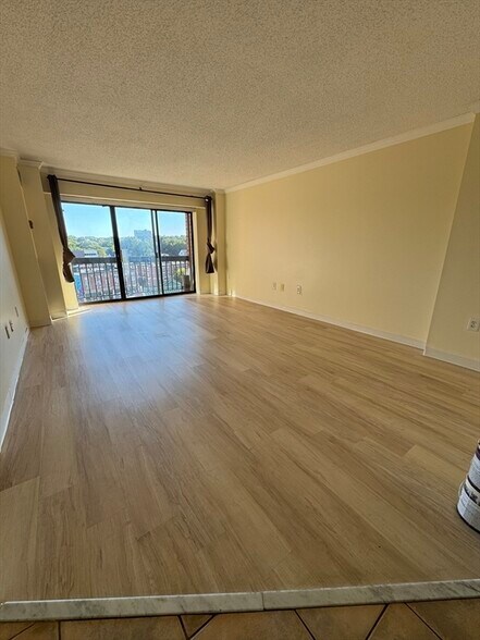 Building Photo - 15 North Beacon St