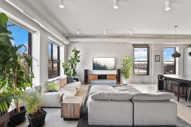 Building Photo - 2419 W 19th St