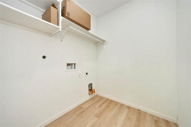 Building Photo - 600 Rd 5105