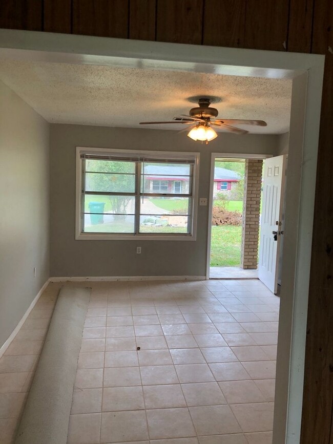 Building Photo - Gulfport 3 Bedroom