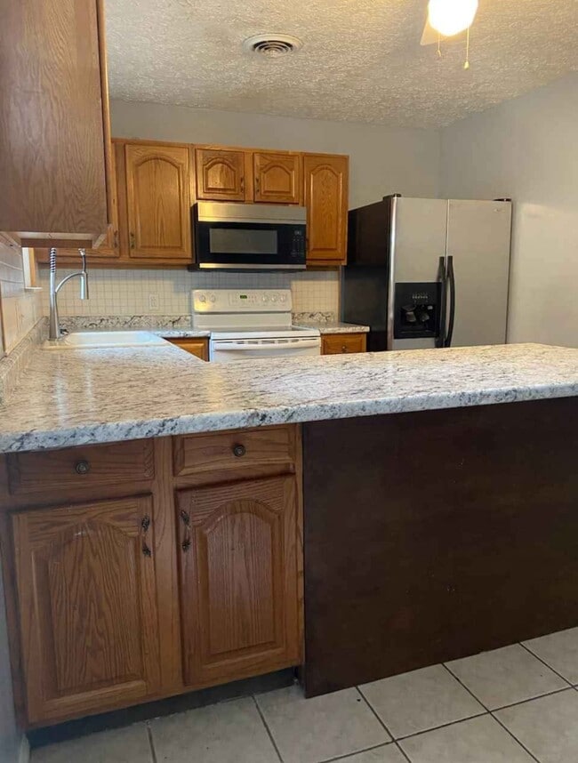 Building Photo - 218 Parker Rd