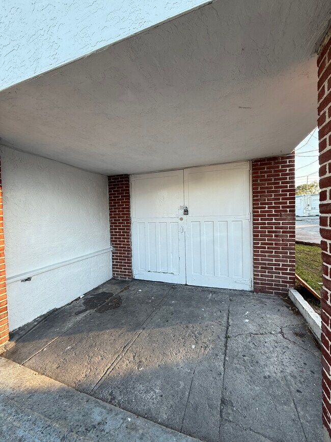 Building Photo - 874 Duplex