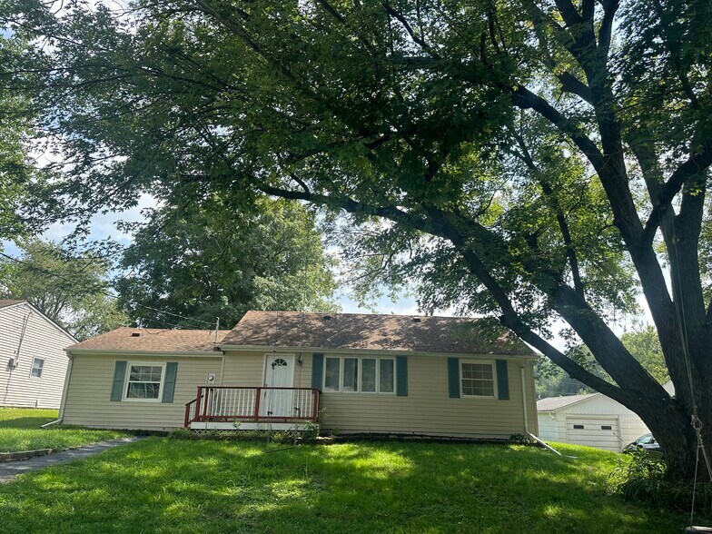 Front view of the house - 1444 Dodge St