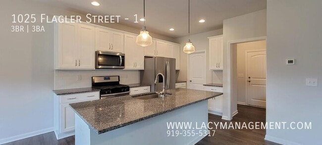 Building Photo - 1025 Flagler St