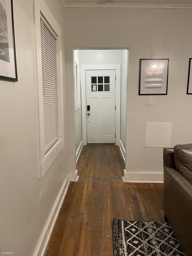 Building Photo - 3 br, 1 bath Duplex - 23 Cedar Street 1