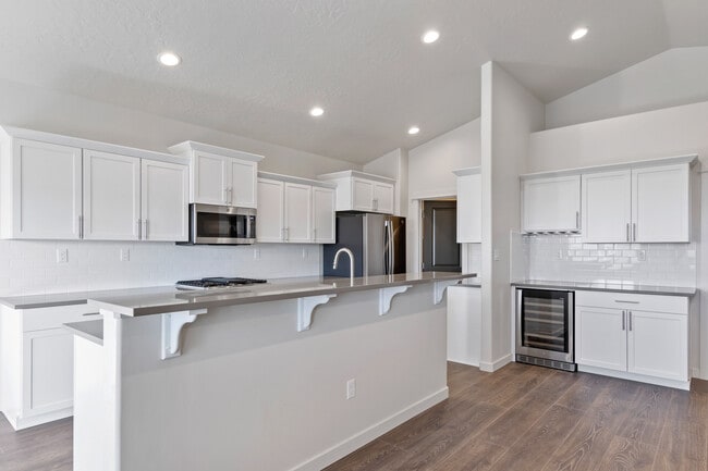 Building Photo - 7565 W Itasco Dr