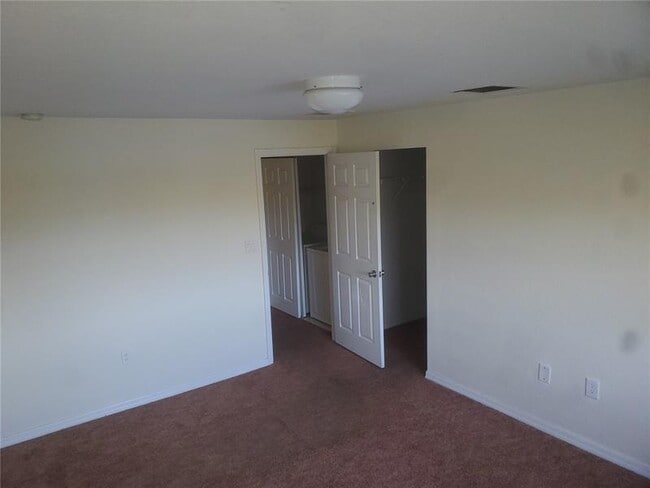 Building Photo - 6053 SW 19th Pl