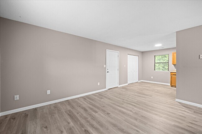 Building Photo - 443 M St