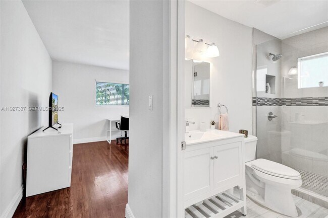 Building Photo - 1102 Meadow Lark Ave