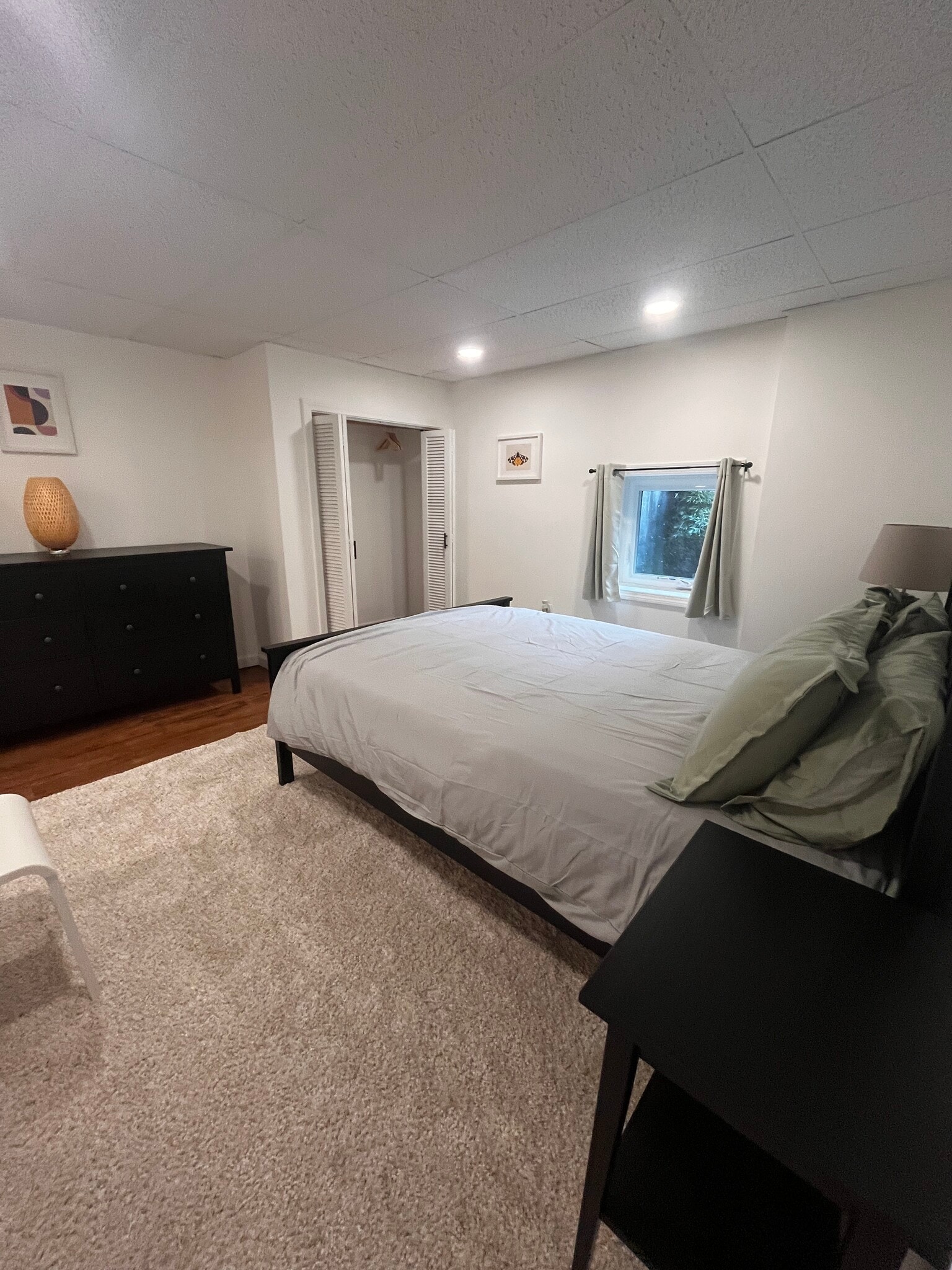 Building Photo - 266 Malletts Bay Ave