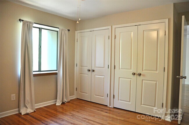 Building Photo - 305 Grady Ave