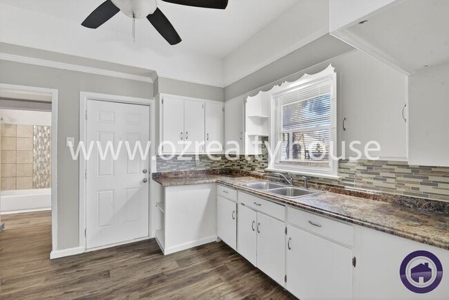 Building Photo - 1232 Walbridge Ave