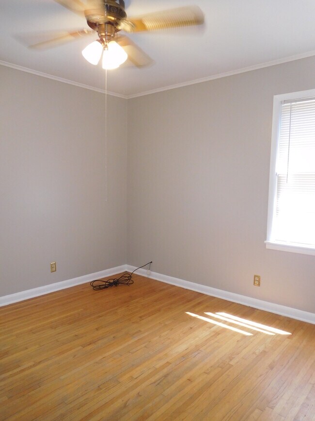 Building Photo - Coming Soon: 3 bedroom in Midtown Tulsa - Edison School District