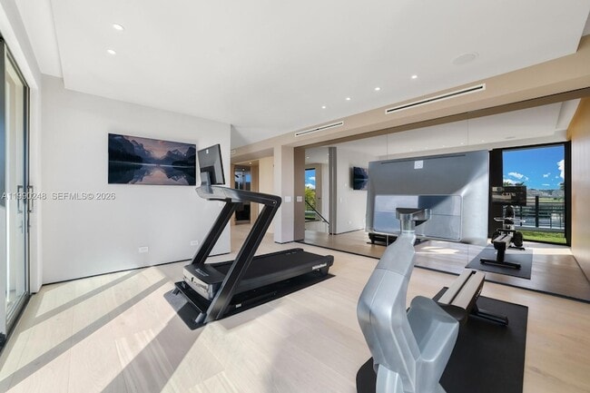 Building Photo - 641 Flamingo Dr