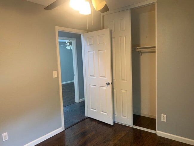 Building Photo - Just reduced to $2595 for immediate move in!