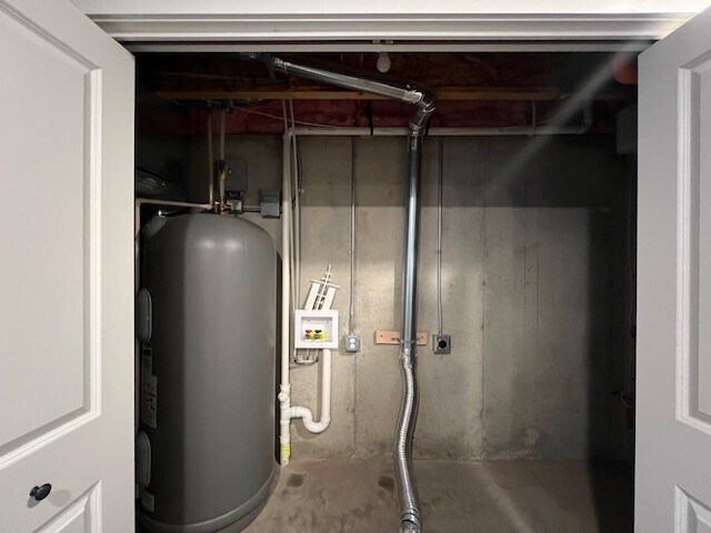 Building Photo - 1251 Chet St