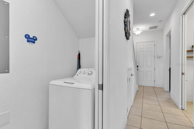 Building Photo - 236 Captiva Dr