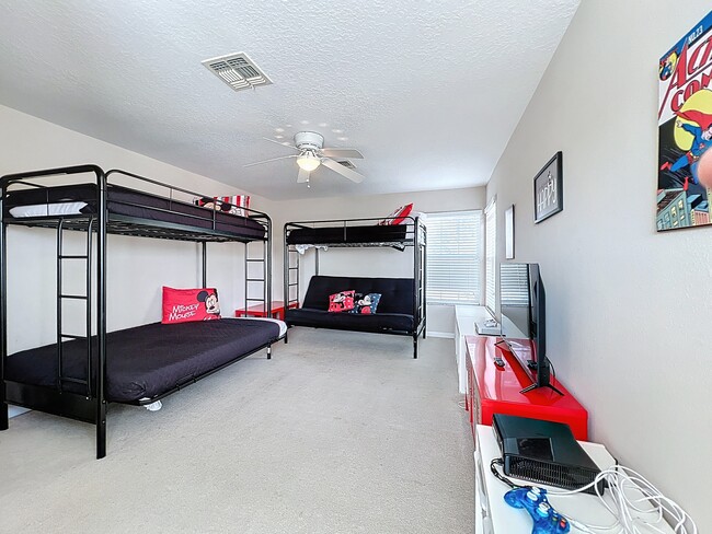 Building Photo - 518 Brighton Dr