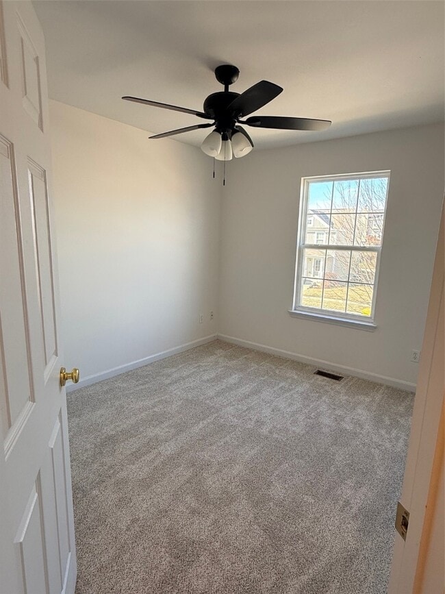 Building Photo - 213 Countryshire Dr