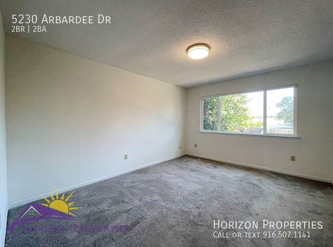 Building Photo - Open 2 Bed 2 Bath 1,030 Sq. Ft. Fair Oaks ...