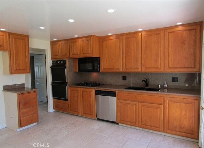 Building Photo - 8901 Shore Cir