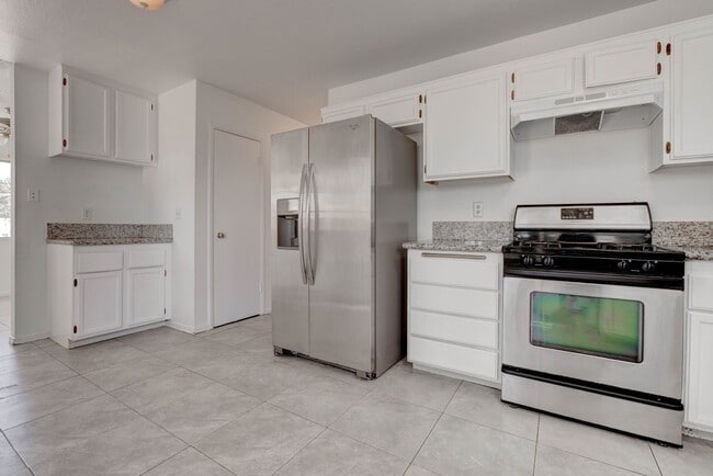 Building Photo - 5519 Myron Cir