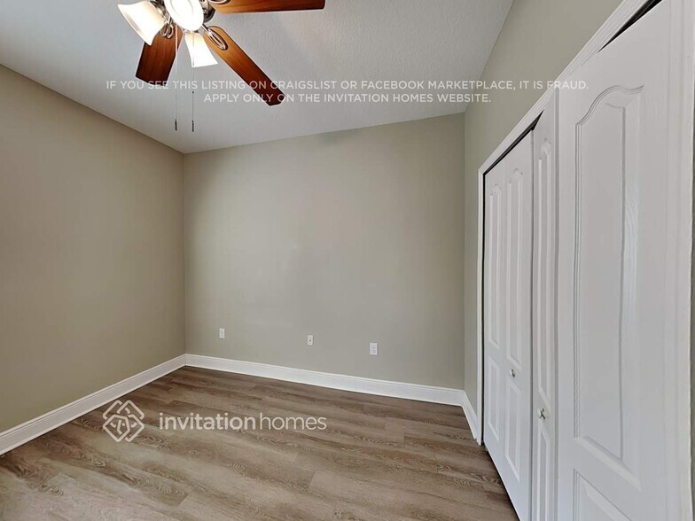 Building Photo - 7526 39th Ave E