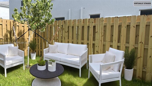 Building Photo - 1178 SE 2nd St