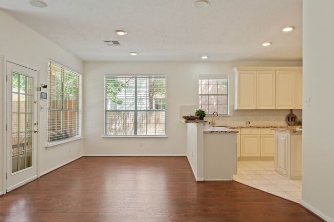 Building Photo - 122 N Westwinds Cir