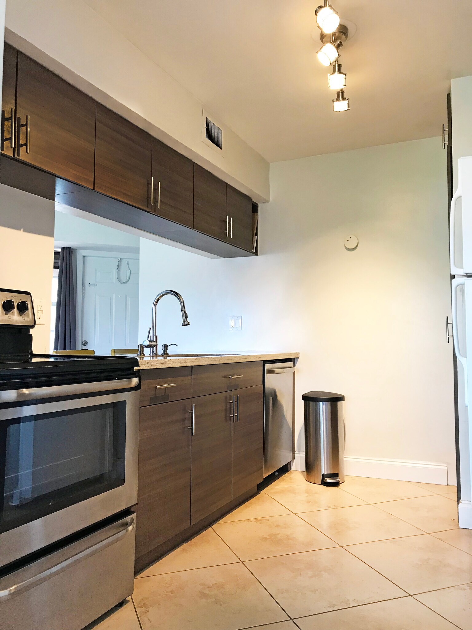 Building Photo - 8621 SW 5th St