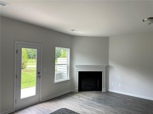 Building Photo - 1138 Chastain Dr