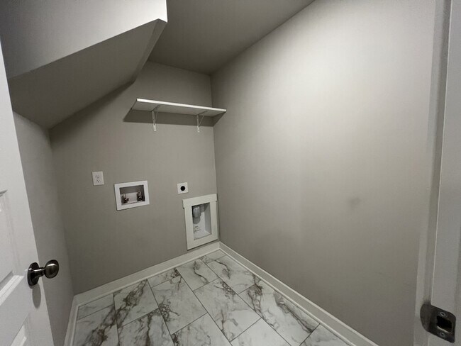 Building Photo - 1001 Pebble Run Rd