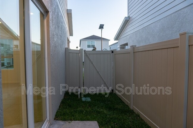 Building Photo - 10516 Sage Canyon Dr.