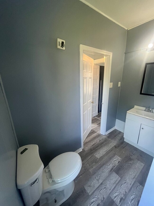 Building Photo - Section 8 Accepted, Charming 4BR 2 BA Home...