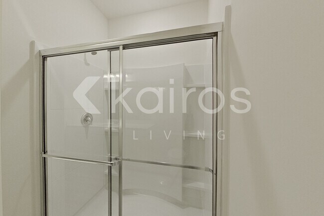 Building Photo - 631 Castillo Dr