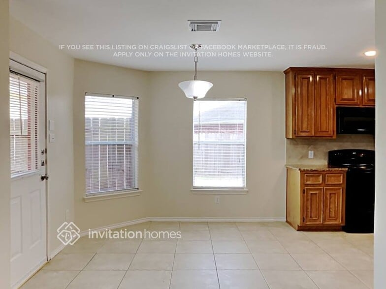 Building Photo - 3208 Waterglen Ct