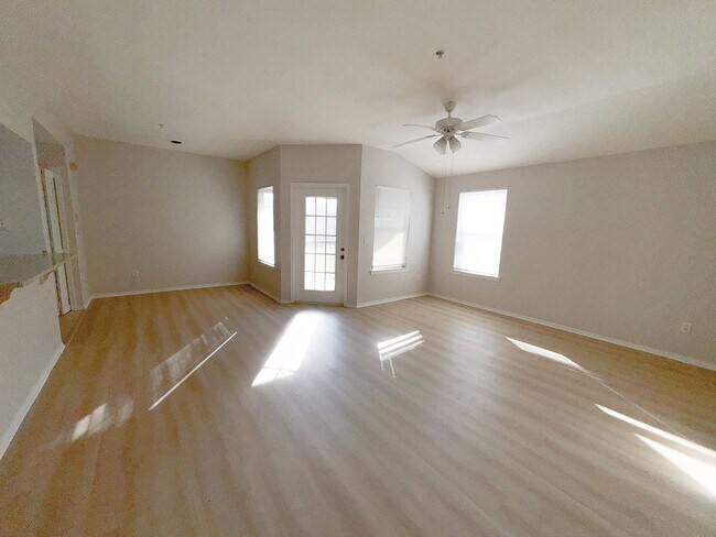 Building Photo - NEW-Remodeled bathroom & kitchen! NEW VINYL PLANK flooring & fresh paint! 2 bedroom 1 bath condo ...